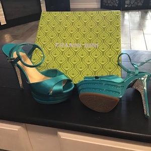 Beautiful Bermuda blue heels
